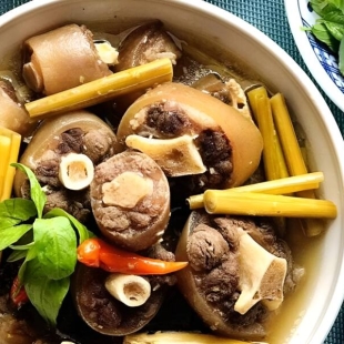 ĐUÔI BÒ HẤP SẢ